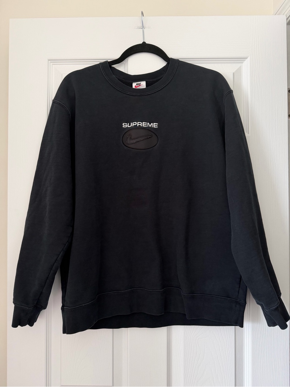 Supreme x Nike Jewel large Crewneck black logo swish